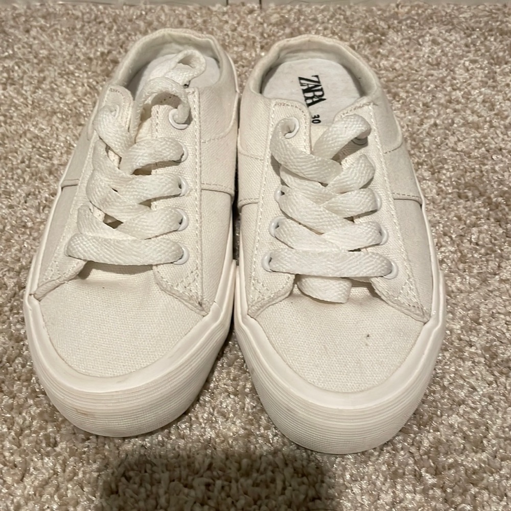 Zara kids slip on sneakers, unisex size 30